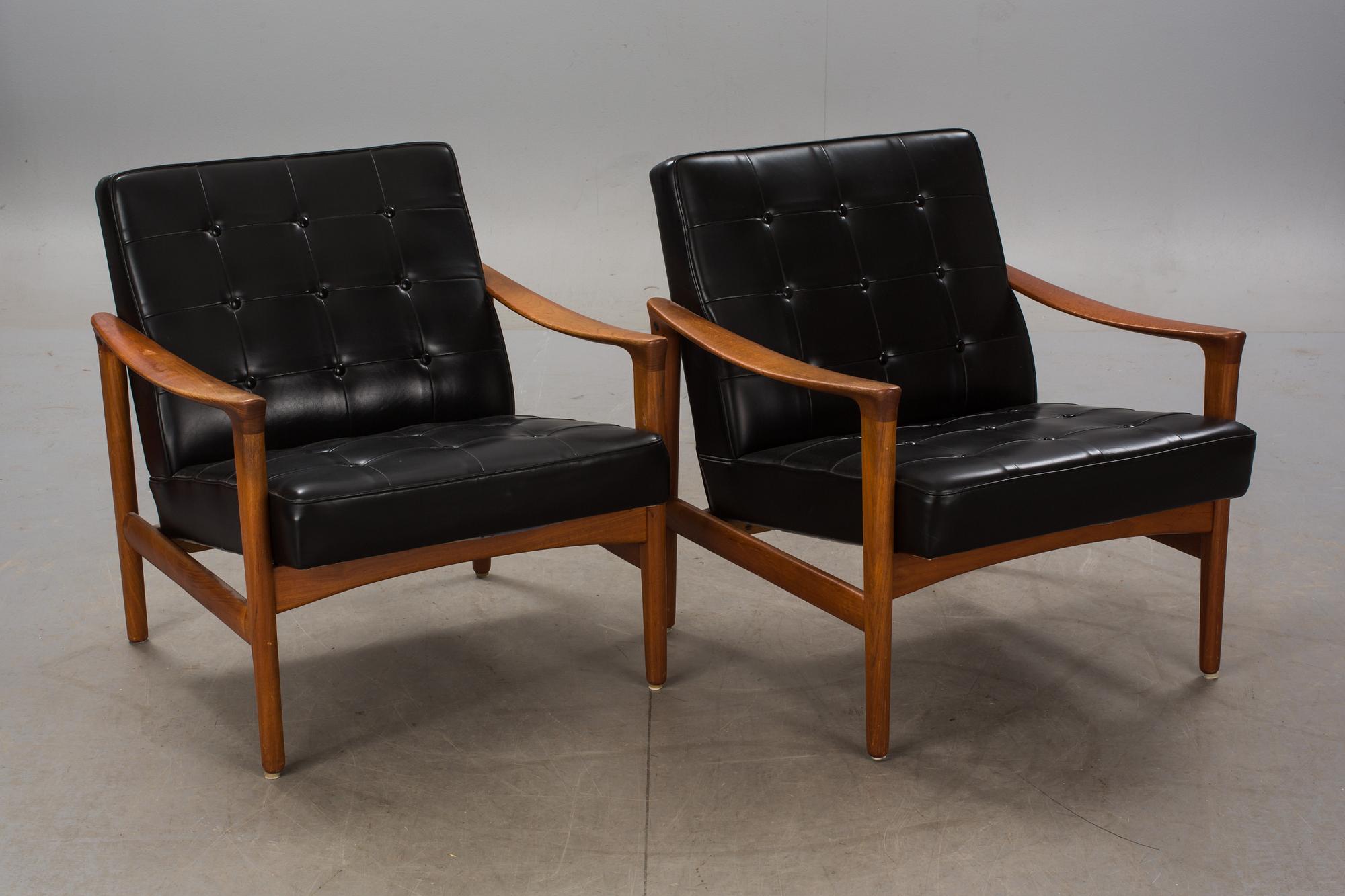 FÅTÖLJER, ett par. 1960-tal.