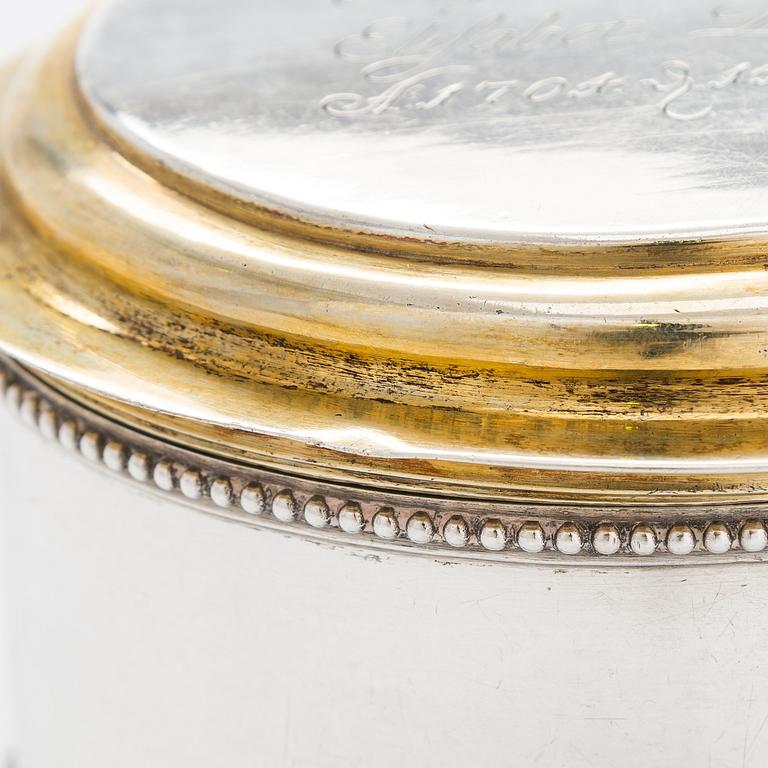 A late 18th-century parcel-gilt silver box, maker's mark of Henrik Frodell, Stockholm 1789.