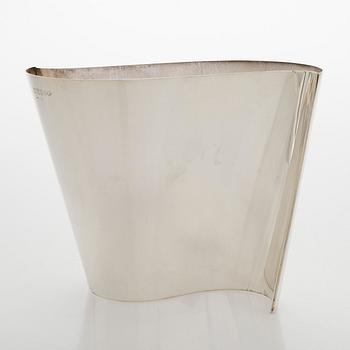 Pekka Piekäinen, vas, sterlingsilver, "Finlandia", Platinoro, Åbo.