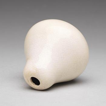 A small white ge glazed pear shaped vase/water pot, Qing dynasty, Kangxi (1662-1722).