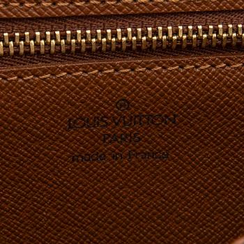Louis Vuitton, a Monogram Canvas 'Saint-Cloud' bag.