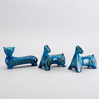 Three pottery Raymor Bitossi, Aldo Londi Rimini Blue figurines.