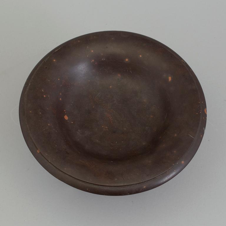 A late 18th century stone tazza.