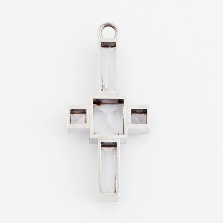 Wiwen Nilsson, a sterling silver and rock crystal cross pendant with a chain, Lund 1941.