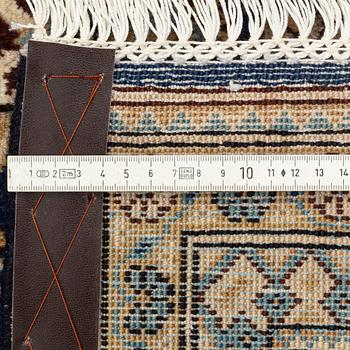A Qum carpet, ca 494 x 340 cm.