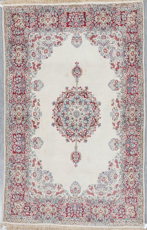 MATTA, möjligen Kirman, ca 200x127 cm.