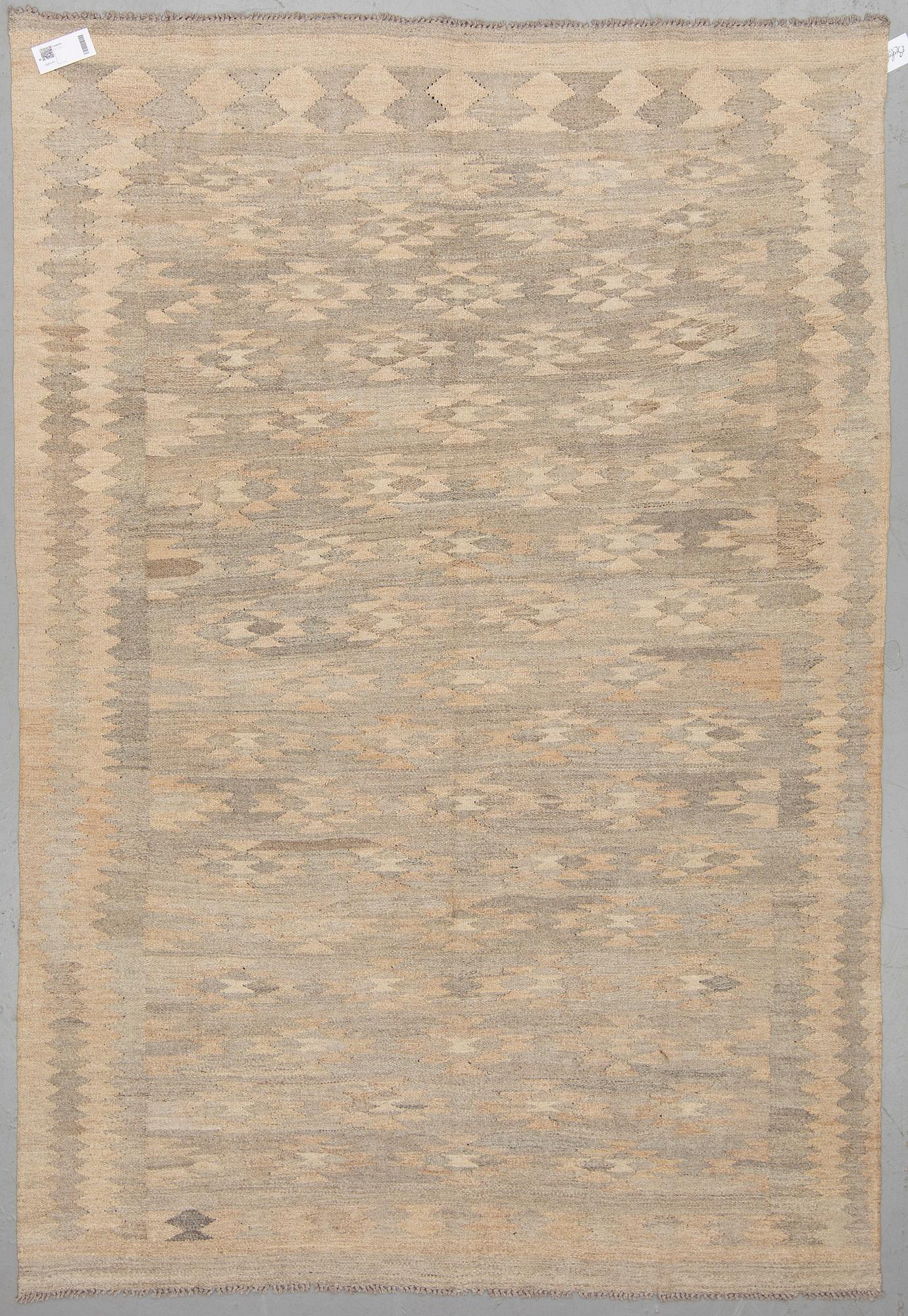 A kilim rug 228 x 158 cm.