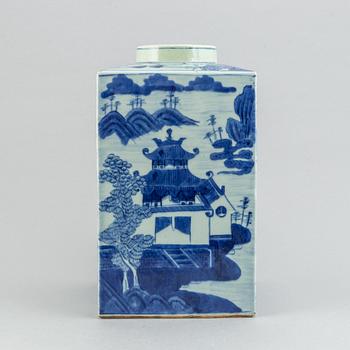 A blue and white large tea caddy, China, circa 1900.