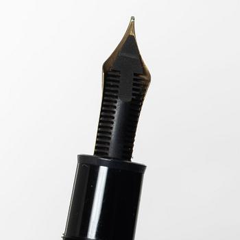 Mont Blanc Meisterstuck, reservoirpenna model no 149.