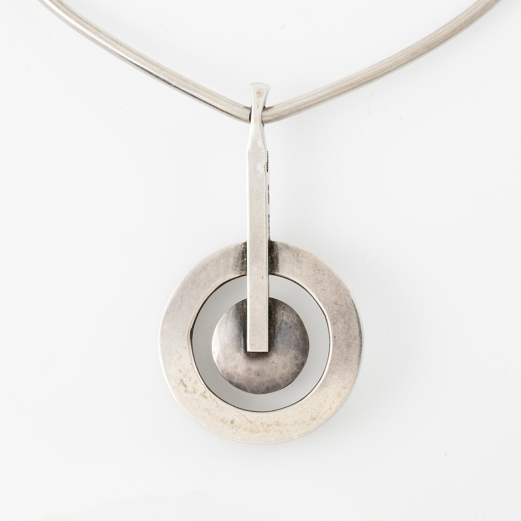 Inga-Britt "Ibe" Dahlquist, a necklace, silver with fossil, Visby 1966.