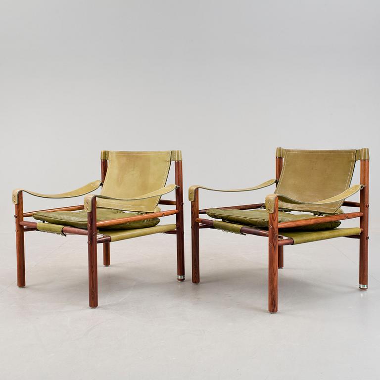 KARMSTOLAR, ett par, "Sirocco", Arne Norell, formgiven 1964.