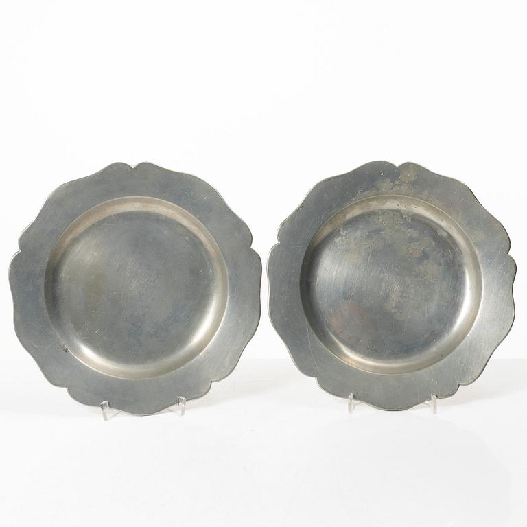Plates, a pair by Carl Weigang, Stockholm, 1750.