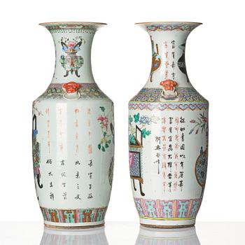 A matched set of two large Chinese 'antiques' vases, 20th century.
