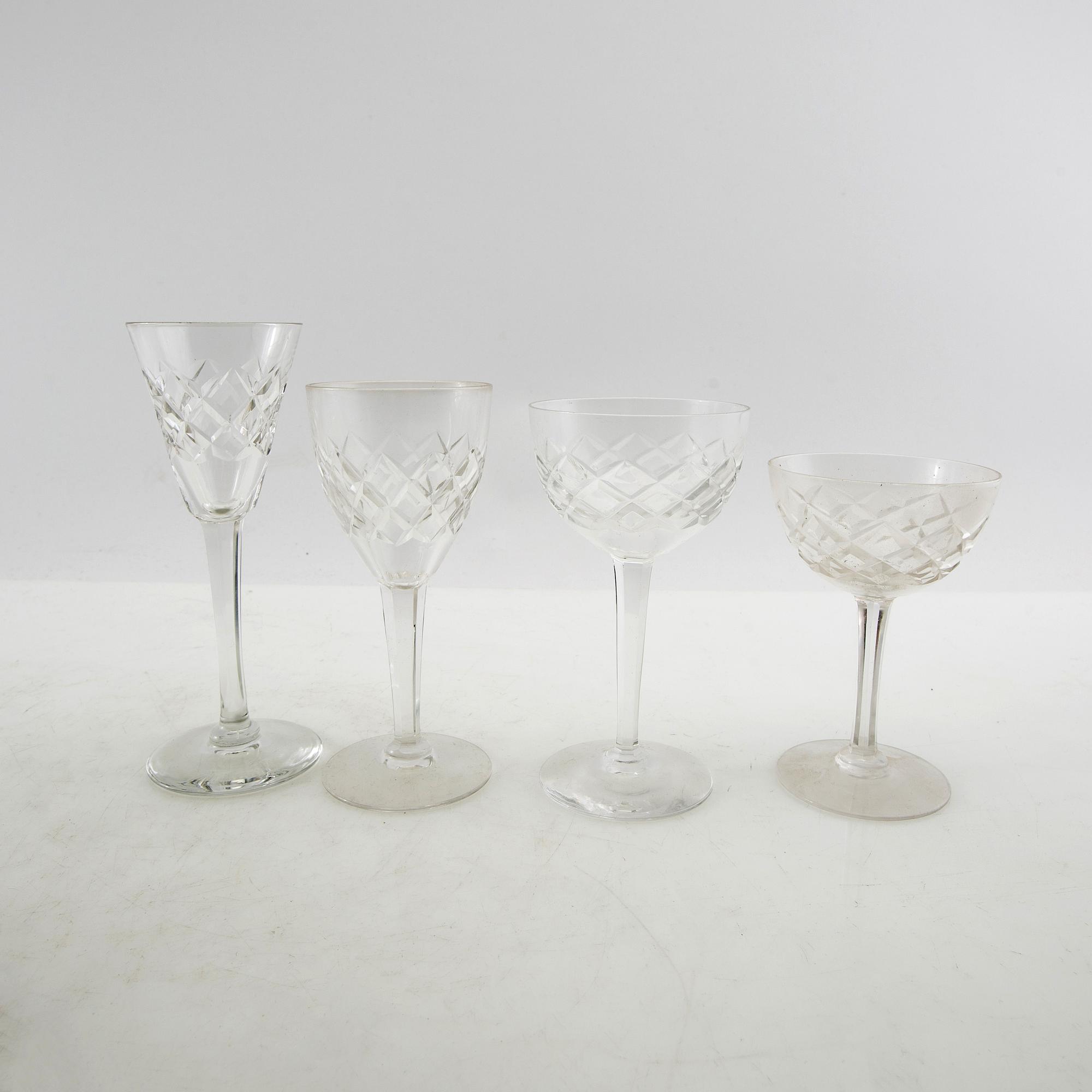 Fritz Kallenberg service 70 dlr "Bror" early 20th century cut glass.