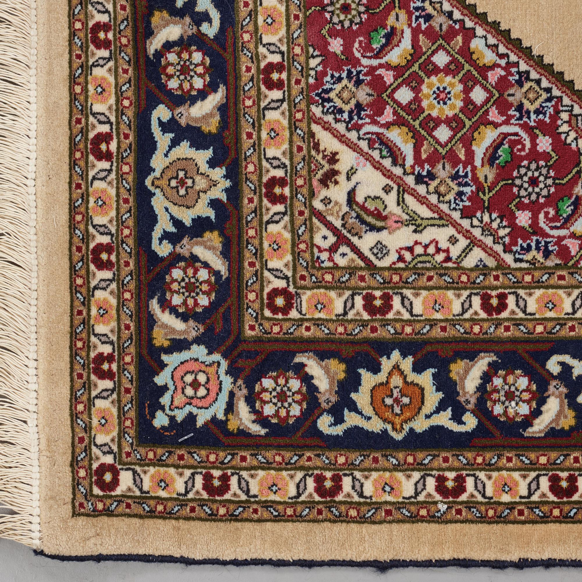 A rug old oriental, ca 140 x 96 cm.