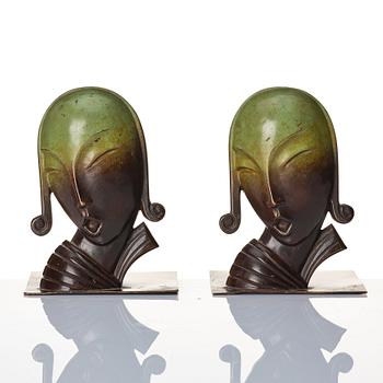 Carl-Einar Borgström, a pair of patinated bronze bookends, Ystad Brons, Sweden, first half of 20th century.