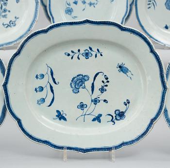 A blue and white dinner service, Qing dynasty, Qianlong (1736-1795), (53 pieces).