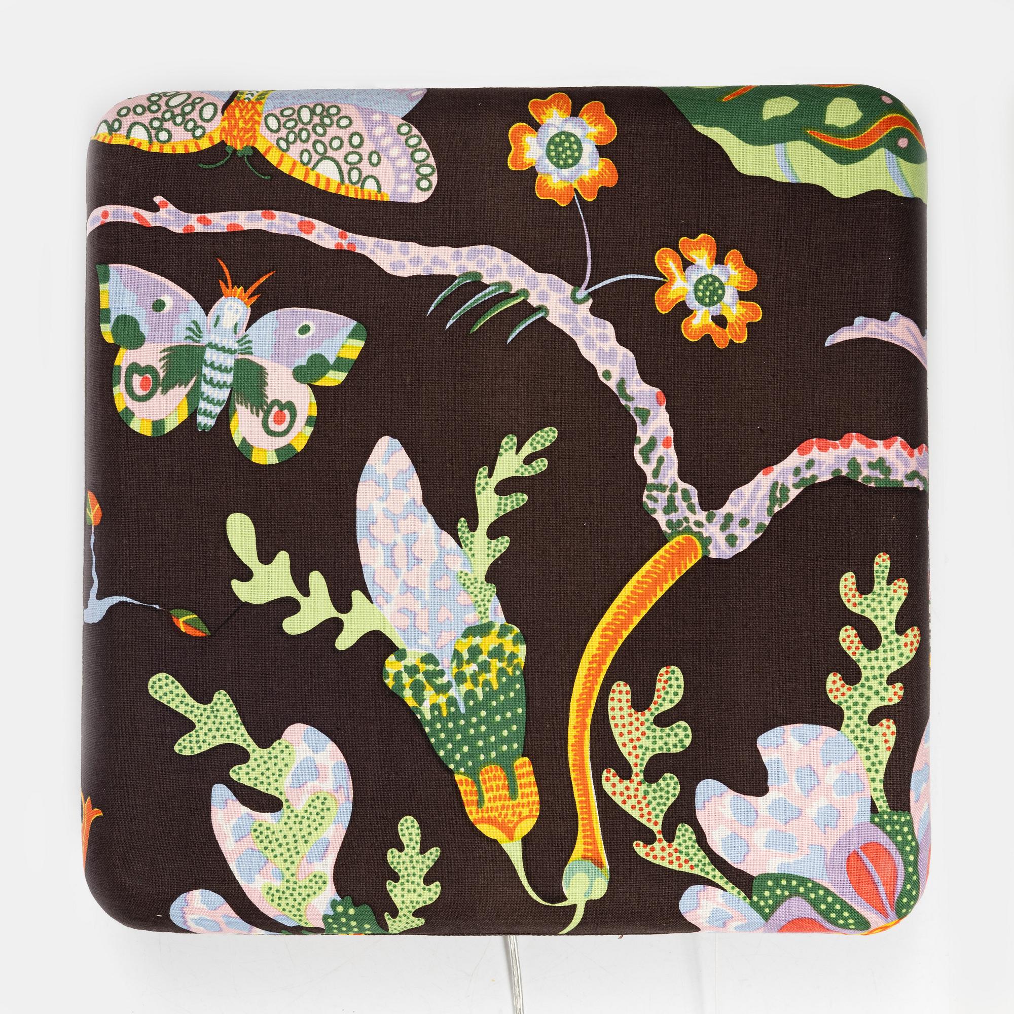 Firma Svenskt Tenn, David Taylor, an 'F-Air' wall lamp.