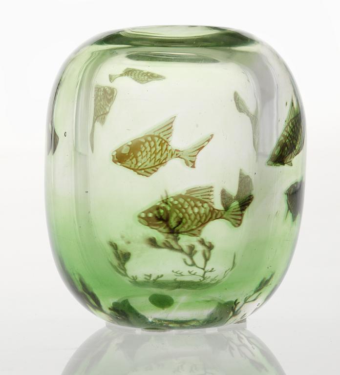 An Edward Hald 'Fiskgraal' glass vase, Orrefors 1938.