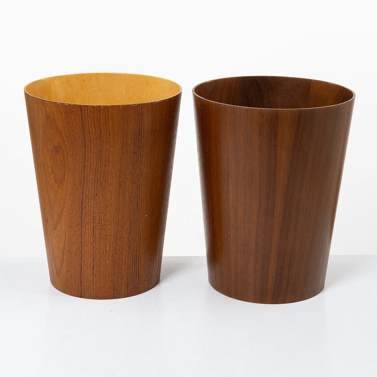 A pair of teak and teak veneer waste baskets by Martin Åberg for Servex, mid 20th century.