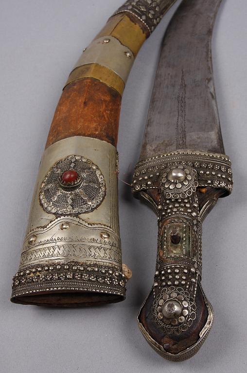 DOLKAR, 3 st, orientaliska, 1900-tal.
