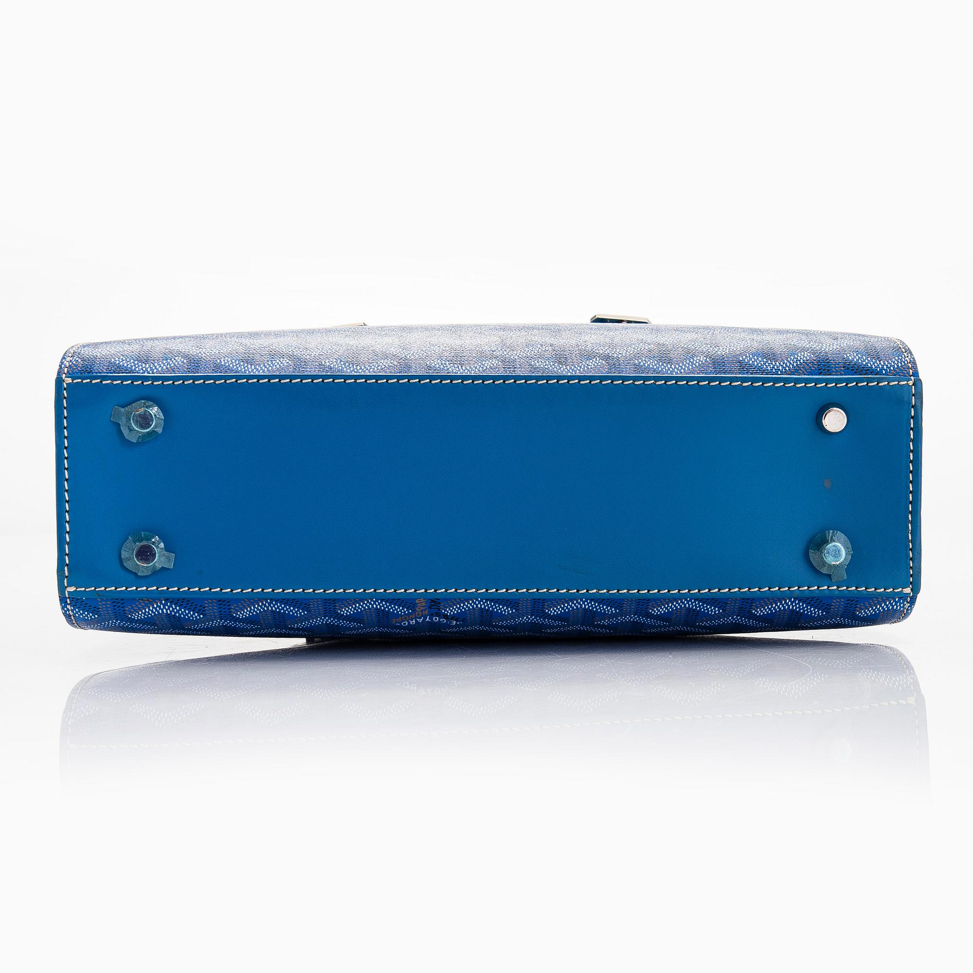 Goyard, a "Comores GM" bag.