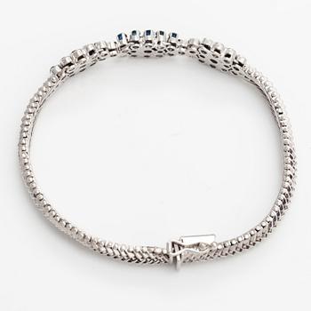Rannekoru, 18K valkokultaa, safiireja ja timantteja n. 0.18 ct yht.