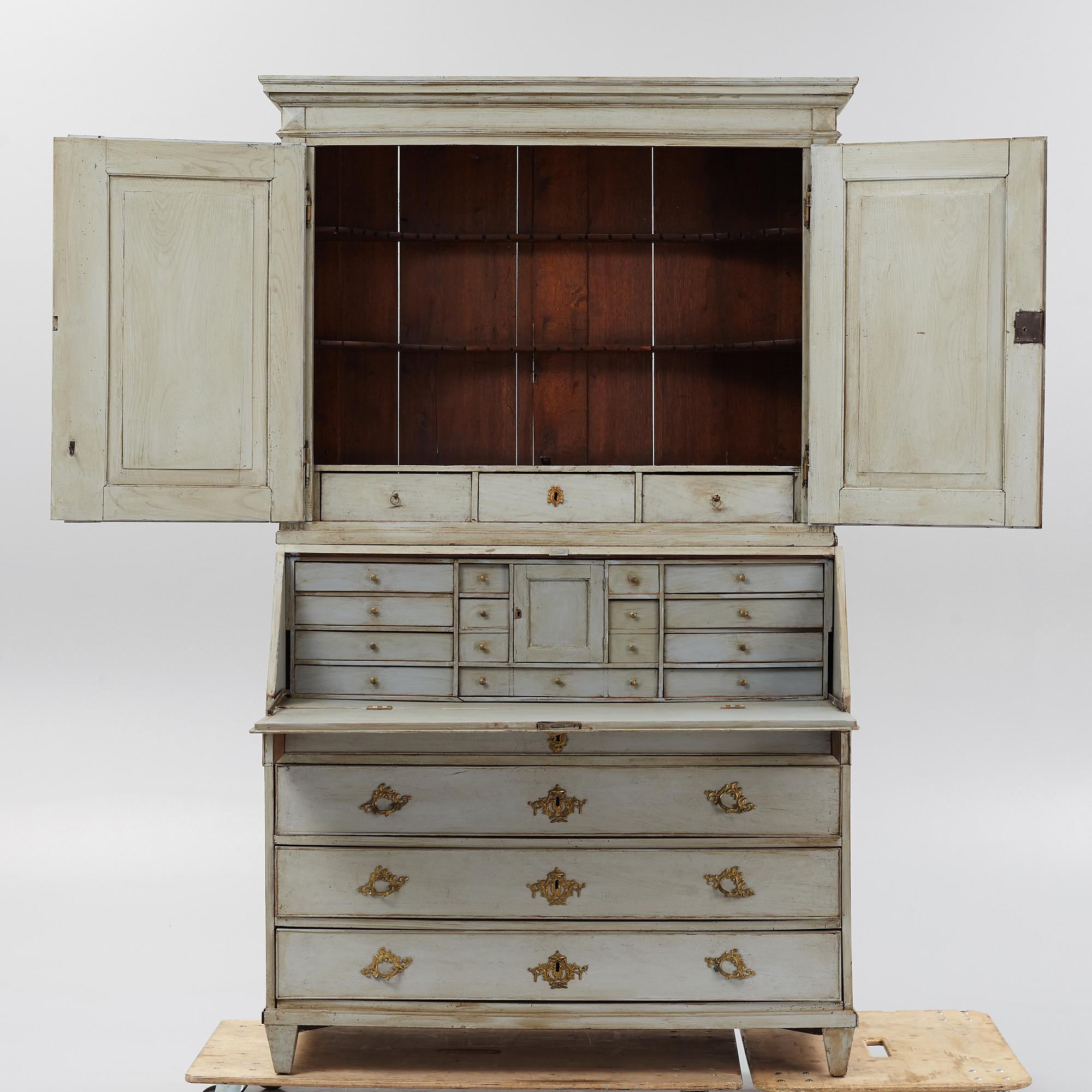 A writing cabinet, early 19th century.