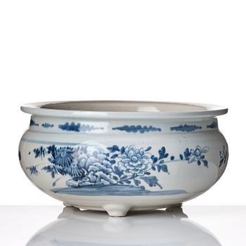 A blue and white censer, Qing dynasty, 18th Century.