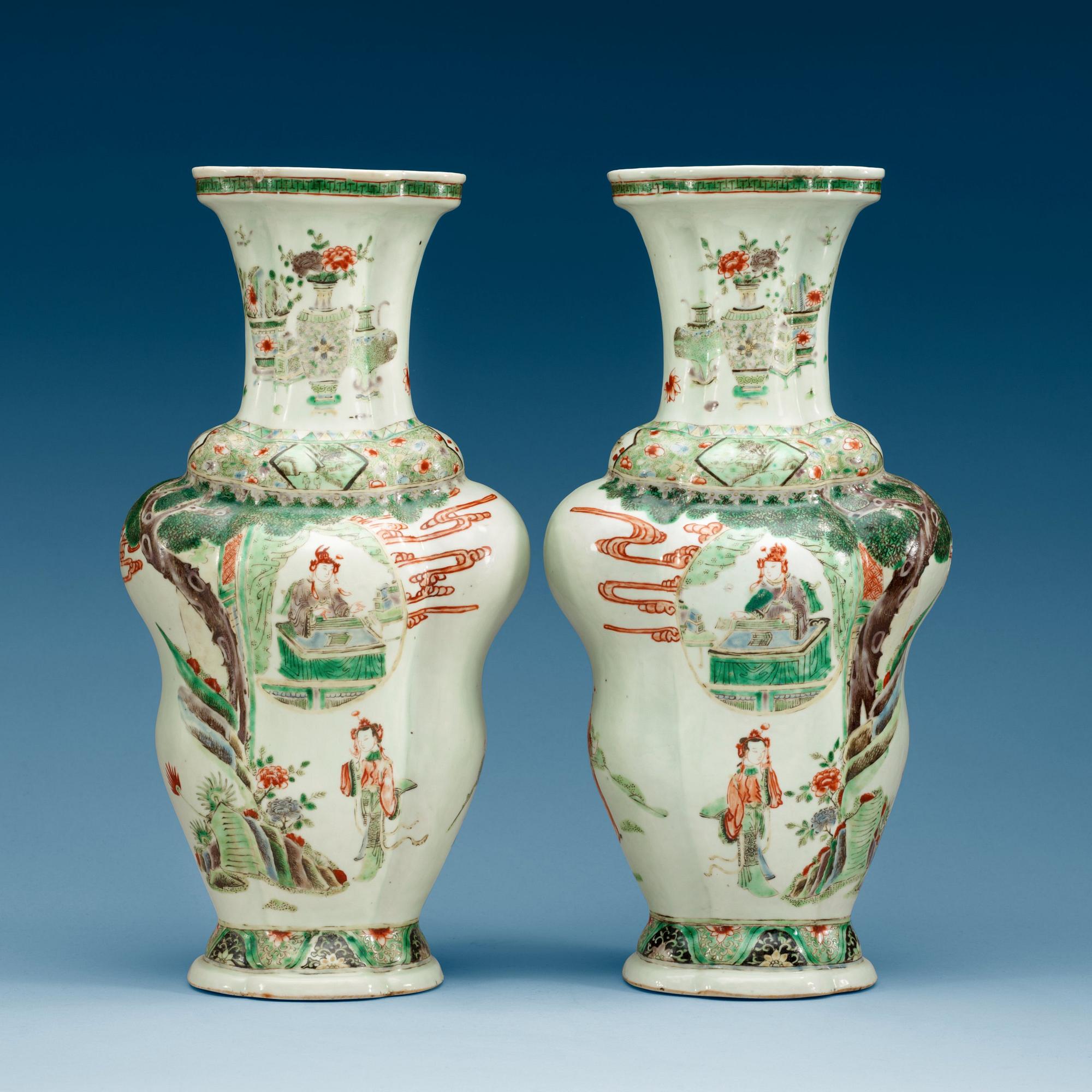 A pair of famille verte vases, Qing dynasty, late 19th Century.