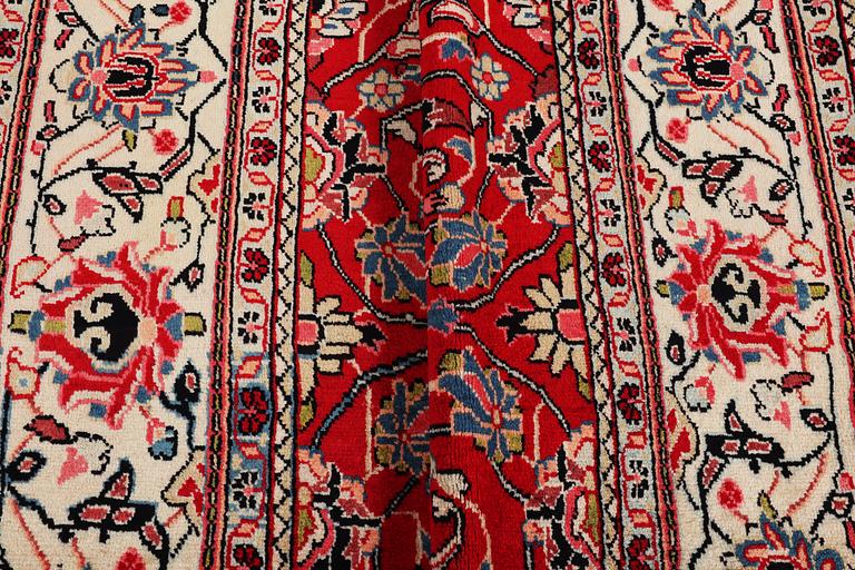 A carpet, Mahal, ca 372 x 248 cm.