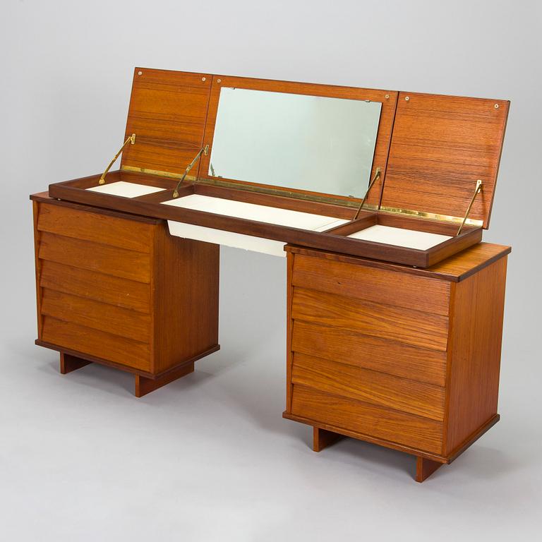 Ilmari Tapiovaara, a 1960's dressing table/sideboard, model 1503, for Asko.
