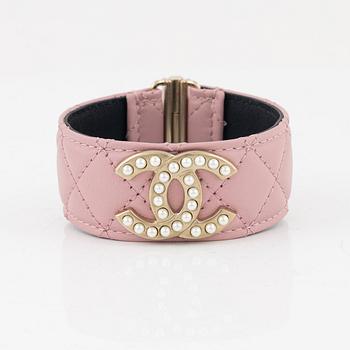 Chanel, a pink, quilted leather bracelet, 2018.