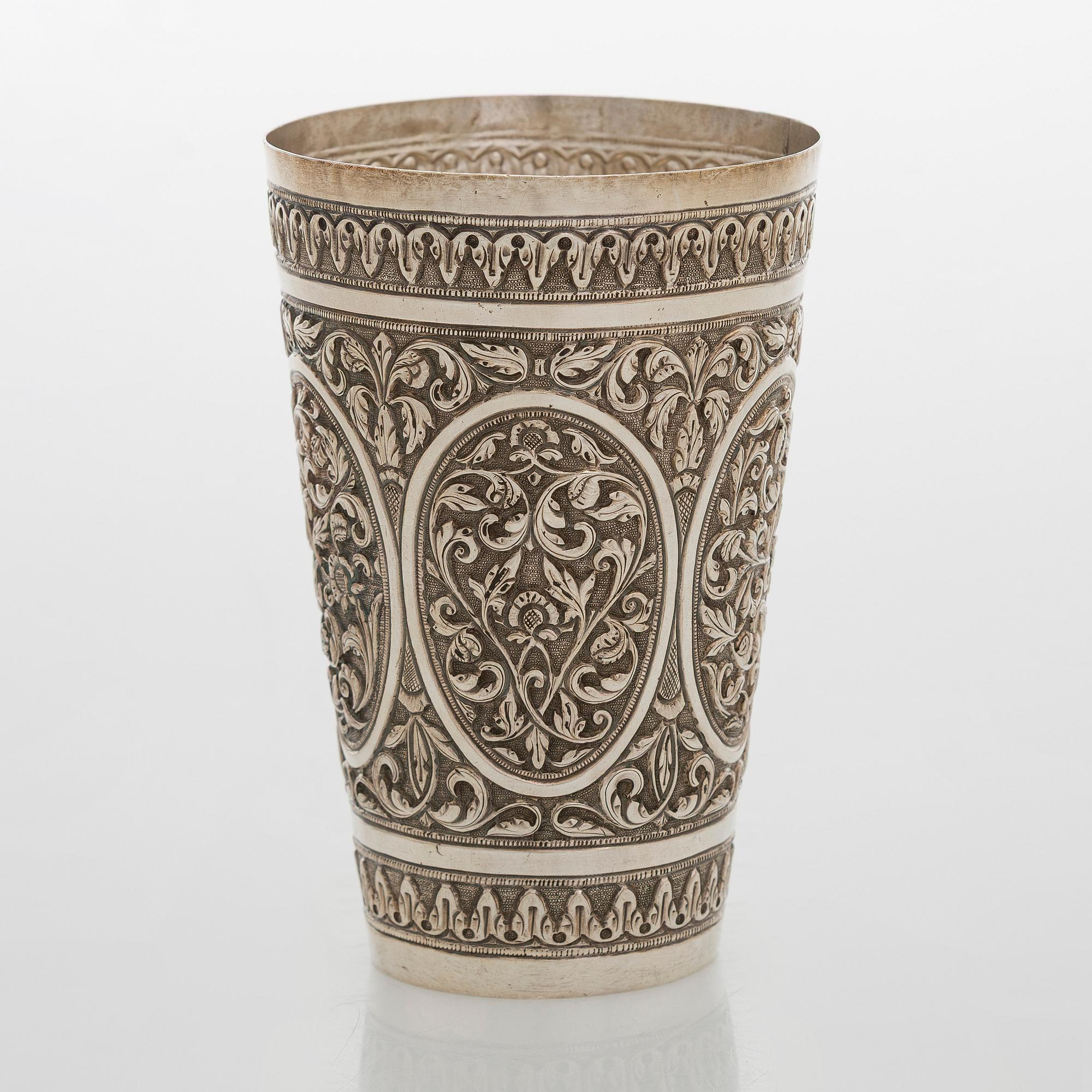 Bägare, silver, Bhuj, Indien kring sekelskiftet 1900.