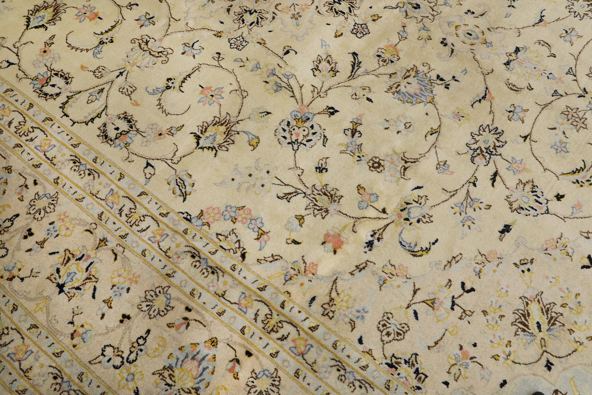 A Keshan carpet, 405 x 304 cm.