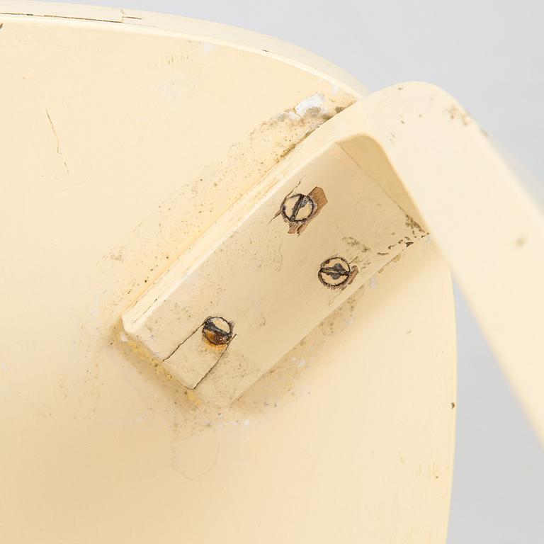 Alvar Aalto, Tuoleja, 4 kpl malli 69 ja jakkara malli 60, O.Y. Huonekalu- ja Rakennustyötehdas A.B. 1900-luvun puoliväli.