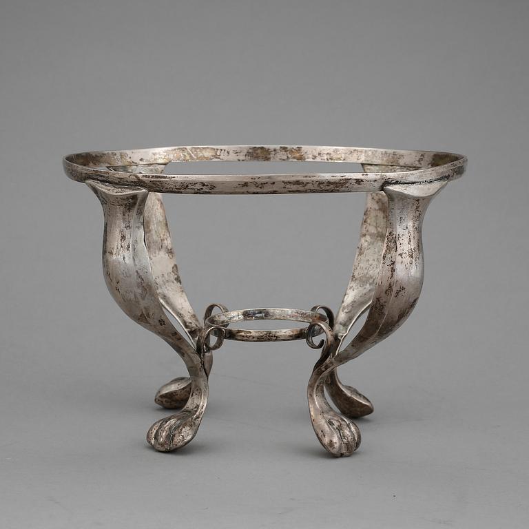 KORGAR, STÄLL och BRICKA, 4 delar, bla silverhalt 800, Tyskland omkring år 1900. Total vikt ca 1155 gram.