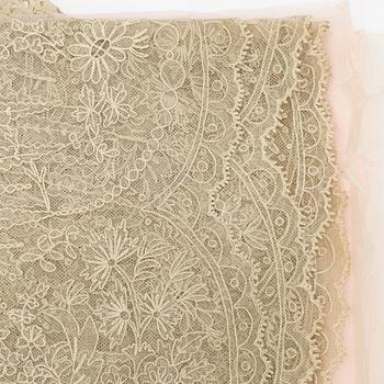 A group of fine lace textiles, 19th century and around 1900.