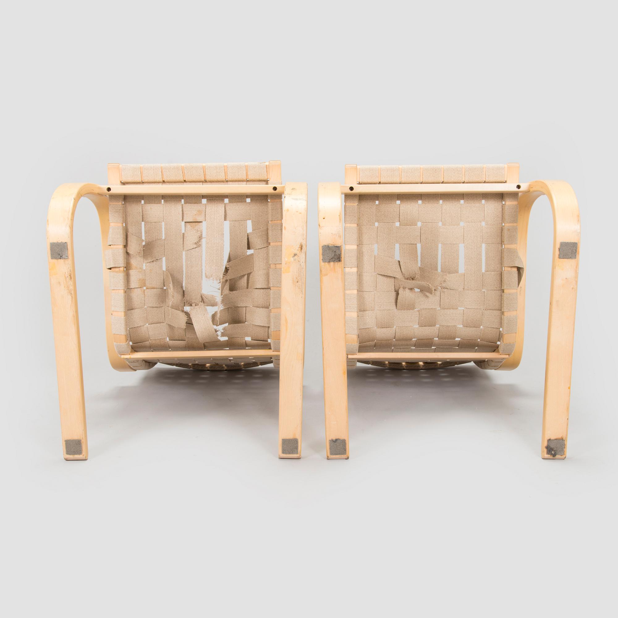 Alvar Aalto, fåtöljer, ett par, modell 406 för Artek 1900-talets slut.