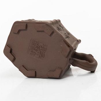 Fyra koppar med fat, yixing, Kina, 1900-talets senare del.