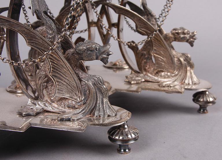 BORDSDEKORATIONER, ett par, nysilver, nyrenässans, sent 1800-tal.