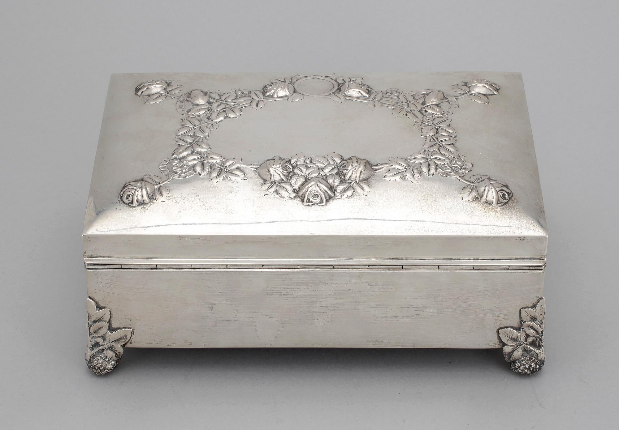 SKRIN, silver, C G Hallberg, Stockholm 1918. Total ca 3076g.