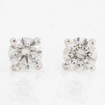 Earrings 18K white gold set with brilliant-cut diamonds accompanied by GIA dossier.