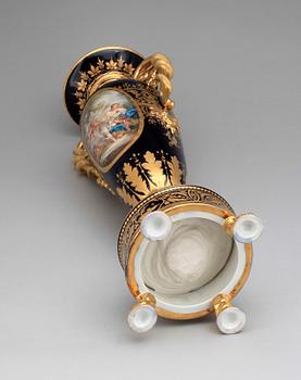 VAS, porslin, Sévres-stil, trol Tyskland, sent 1800-tal.