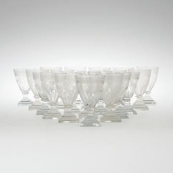 VINGLAS, 21 st snarlika, empire, 1800-talets första hälft.