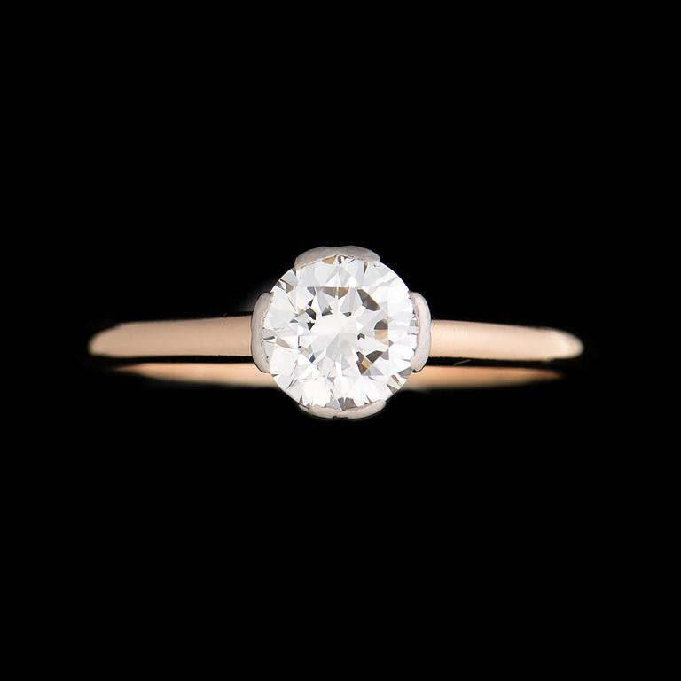 A RING, brilliant cut diamond, 18K gold. A. Tillander, Helsinki Finland.