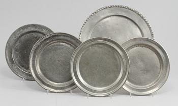 TALLRIKAR, 5 st, tenn, bl a Gottlob Friedrich Baumann, Huddiksvall, 1814, 1700- och 1800-tal.