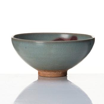 A Junyao purple-splashed blue glazed bowl. Song/Yuan dynasty.
