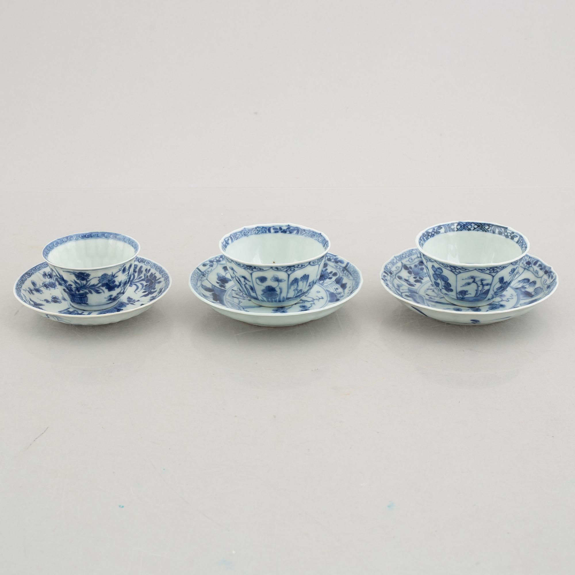 Koppar med fat, ett par + 1, porslin, Kina, Kangxi (1662-1722).