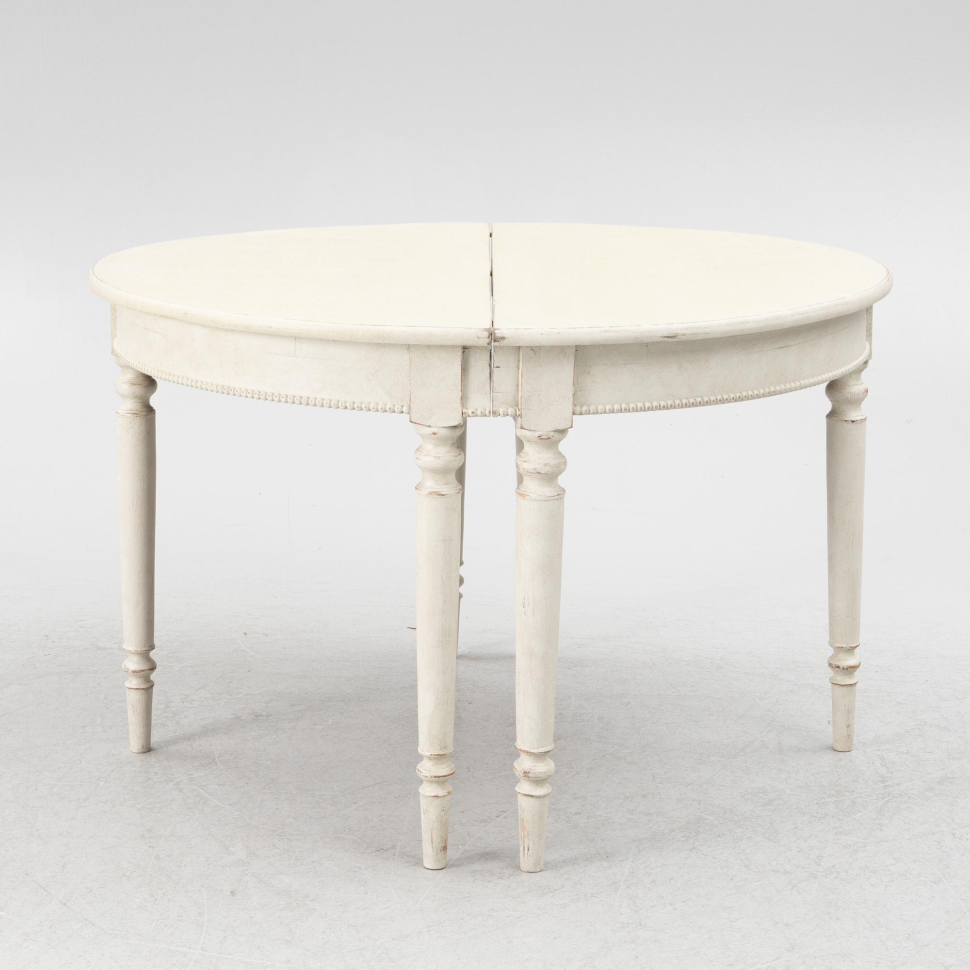 Dining table, late 19th century.